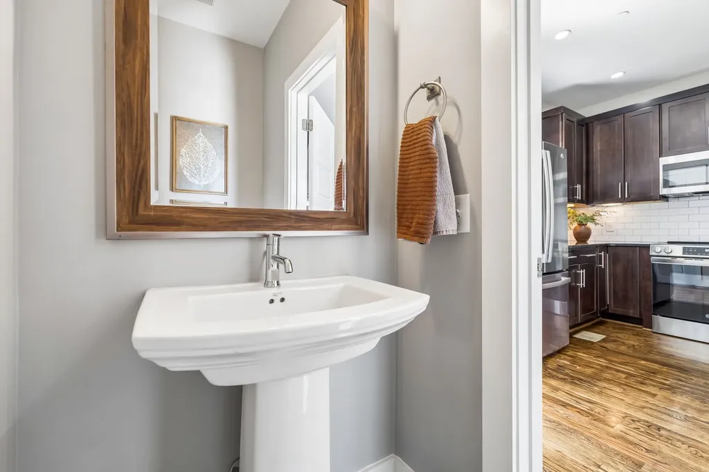 2003 Convent Place Nashville TN 37212