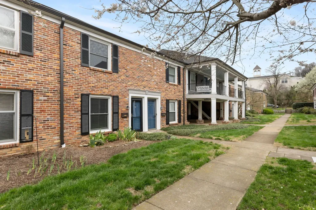 5025 Hillsboro Pike Nashville TN 37215