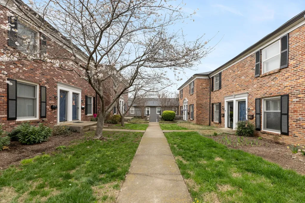 5025 Hillsboro Pike Nashville TN 37215