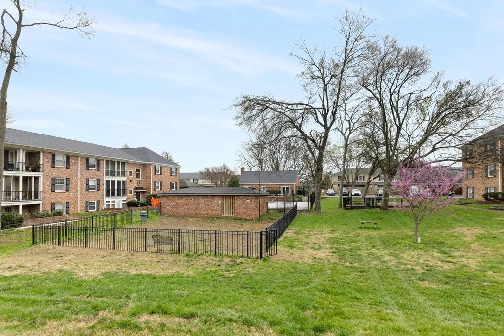 5025 Hillsboro Pike Nashville TN 37215