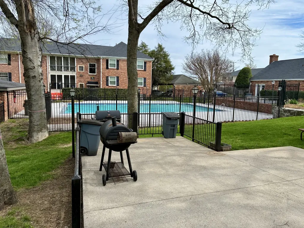 5025 Hillsboro Pike Nashville TN 37215