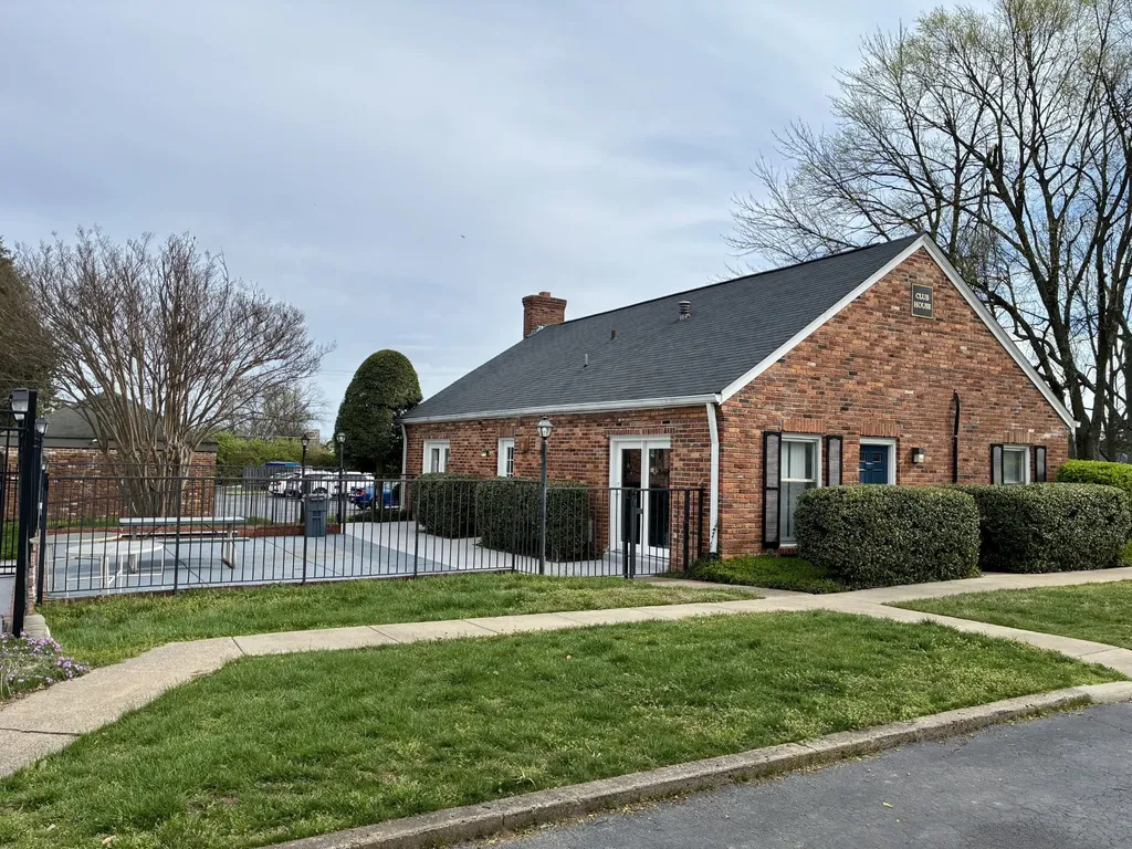 5025 Hillsboro Pike Nashville TN 37215