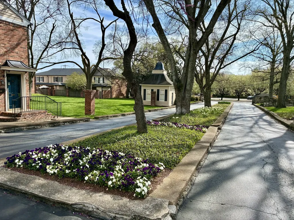 5025 Hillsboro Pike Nashville TN 37215