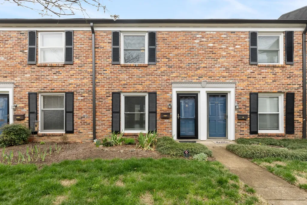 5025 Hillsboro Pike Nashville TN 37215