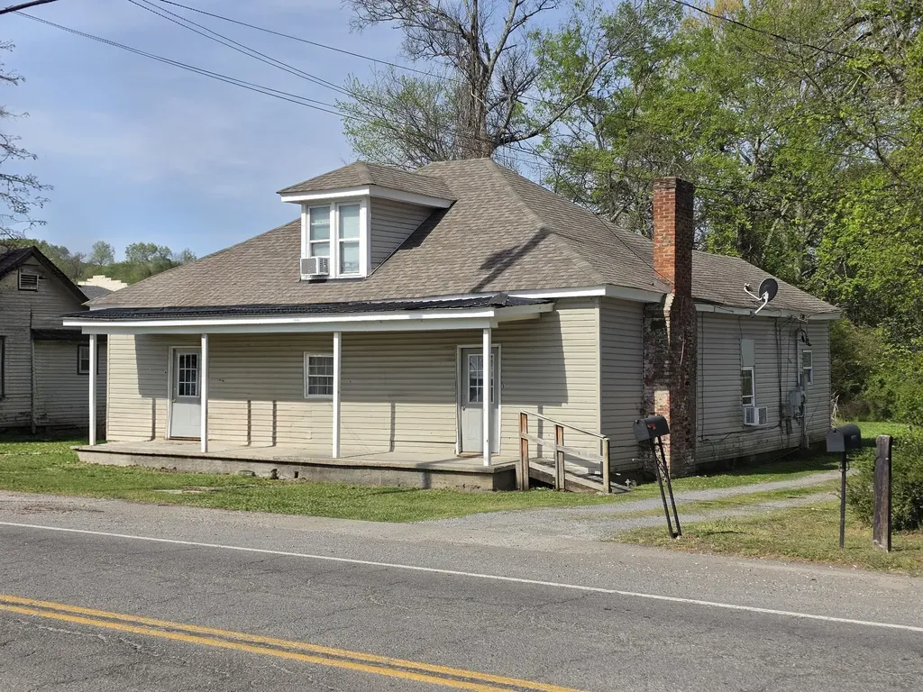 225 Broadway Hartsville TN 37074