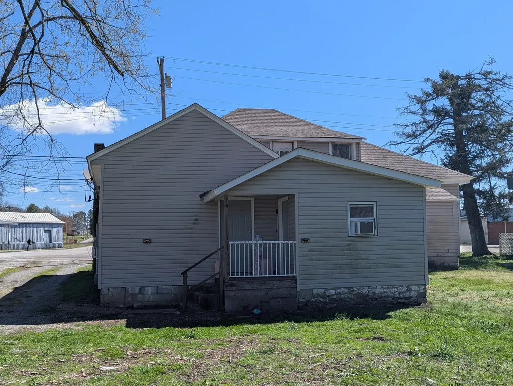 225 Broadway Hartsville TN 37074