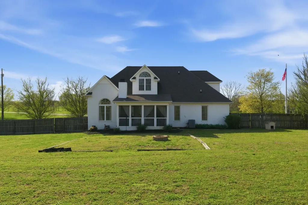 7141 Old Zion Road Columbia TN 38401