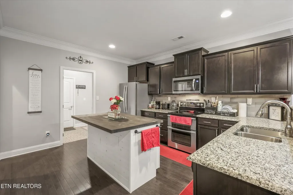 127 W Rarity Ridge Parkway Oak Ridge TN 37830