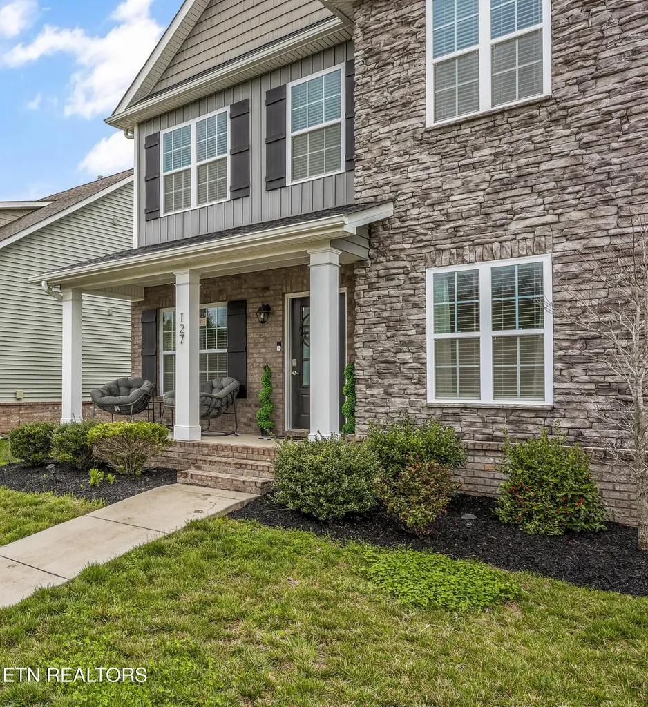 127 W Rarity Ridge Parkway Oak Ridge TN 37830