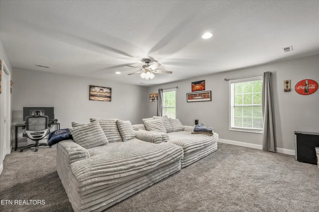 127 W Rarity Ridge Parkway Oak Ridge TN 37830