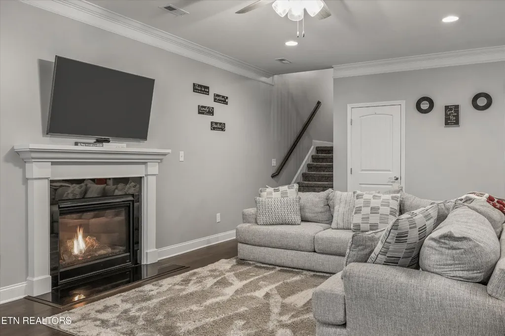 127 W Rarity Ridge Parkway Oak Ridge TN 37830