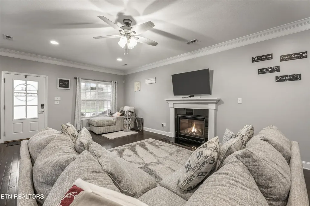 127 W Rarity Ridge Parkway Oak Ridge TN 37830