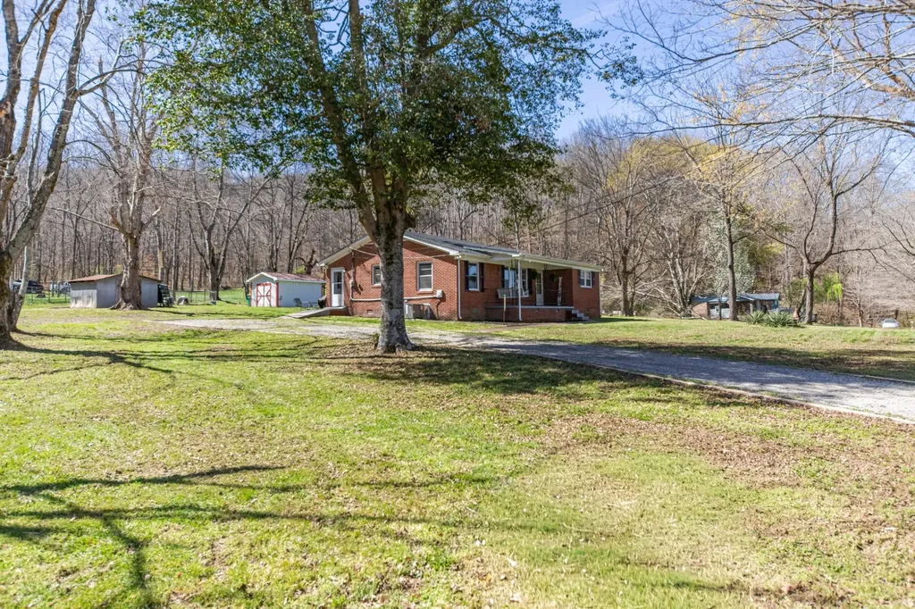 755 Briar Pond Road Centerville TN 37033