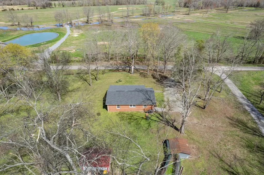 755 Briar Pond Road Centerville TN 37033