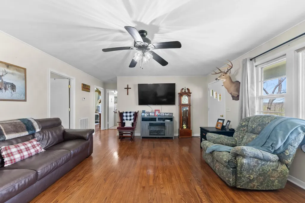 755 Briar Pond Road Centerville TN 37033