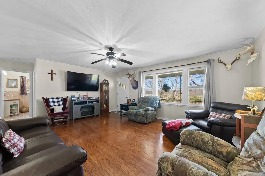 755 Briar Pond Road Centerville TN 37033