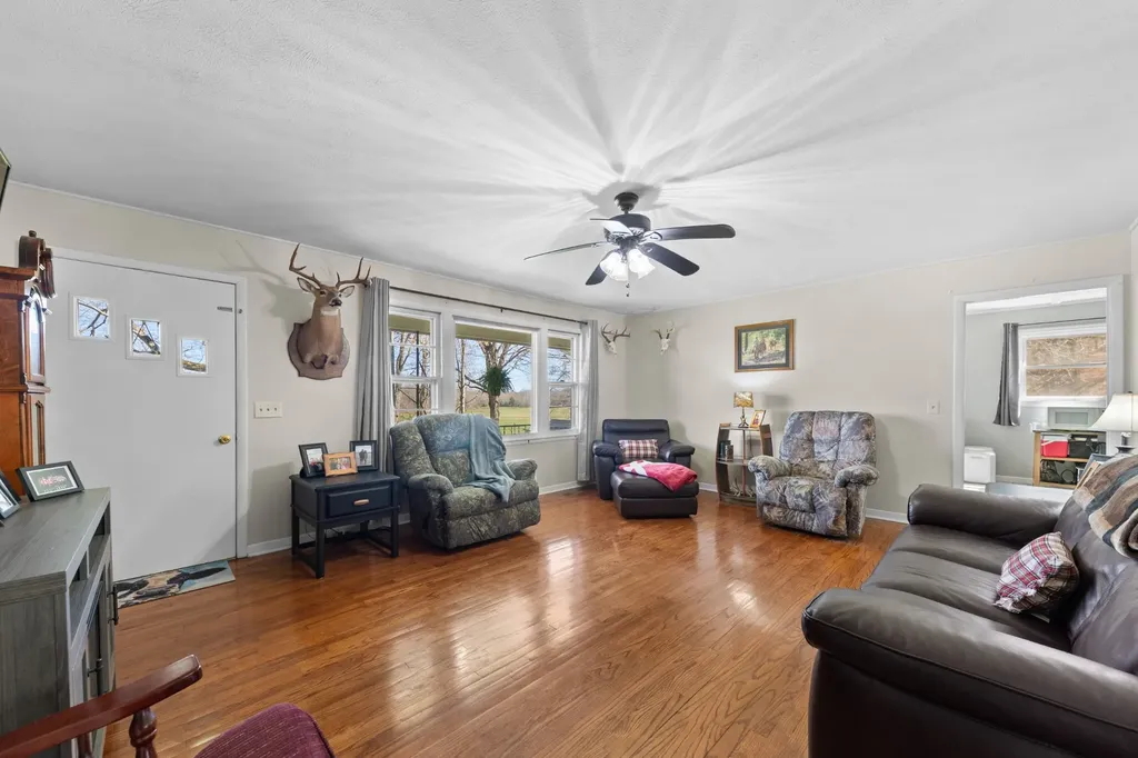 755 Briar Pond Road Centerville TN 37033