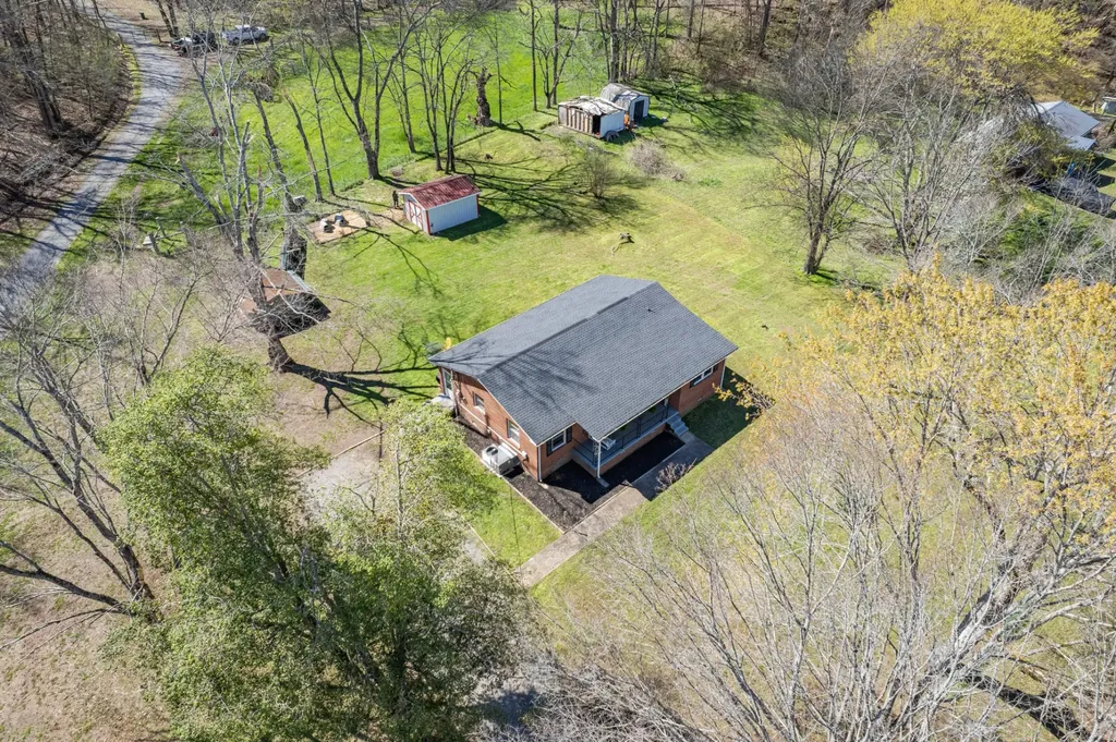 755 Briar Pond Road Centerville TN 37033