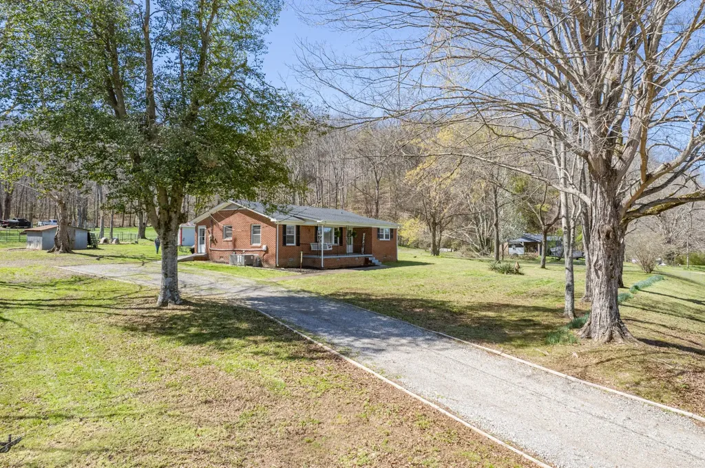 755 Briar Pond Road Centerville TN 37033