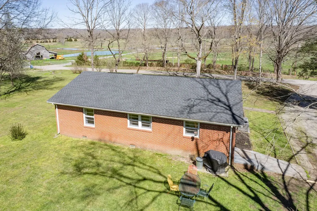 755 Briar Pond Road Centerville TN 37033