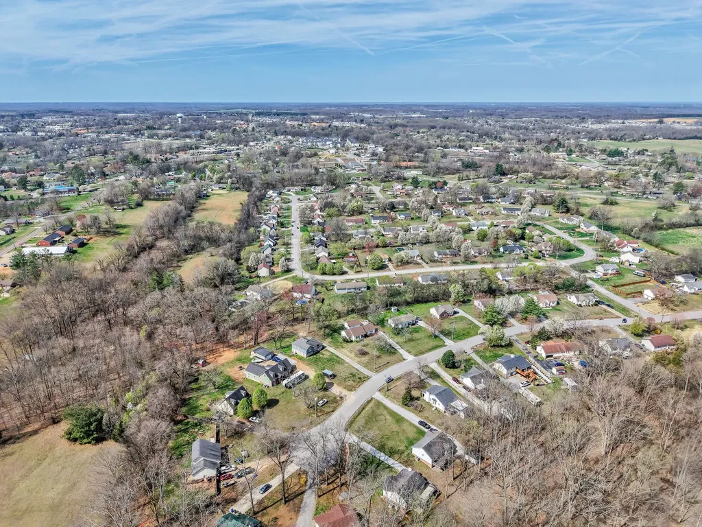 212 Robert Avenue White House TN 37188