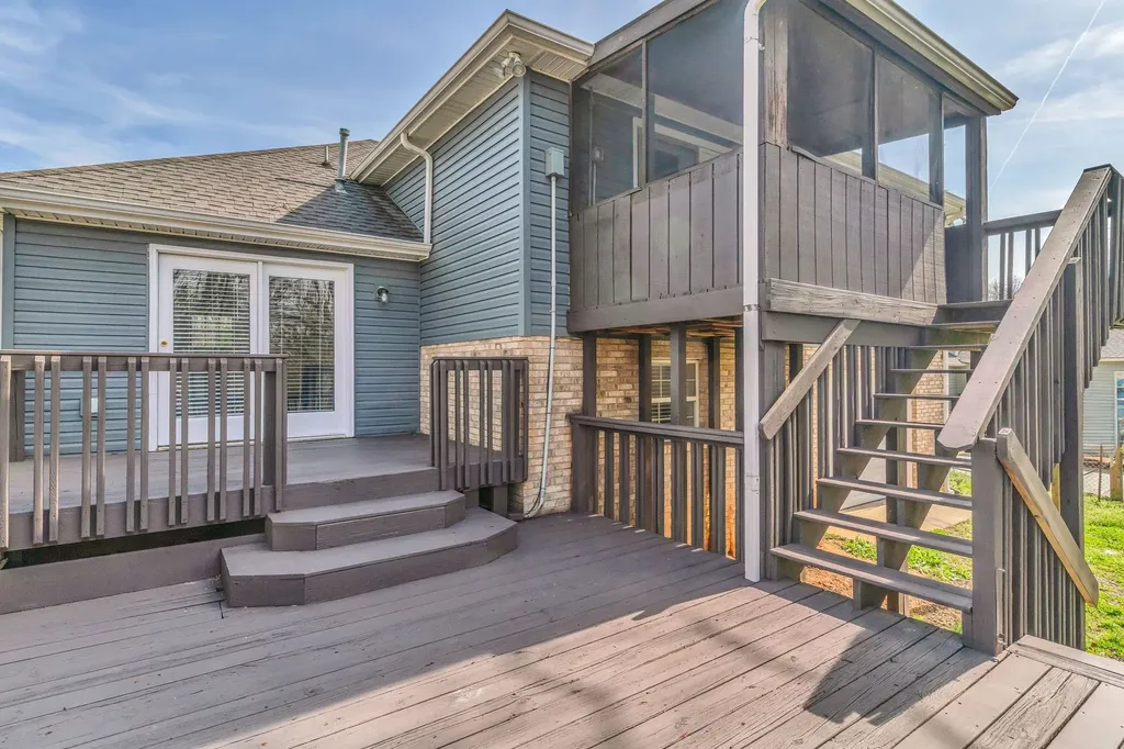 212 Robert Avenue White House TN 37188