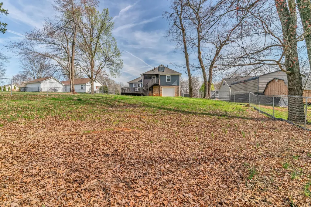 212 Robert Avenue White House TN 37188