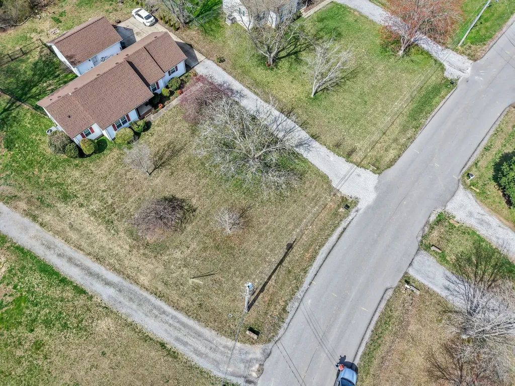 212 Robert Avenue White House TN 37188