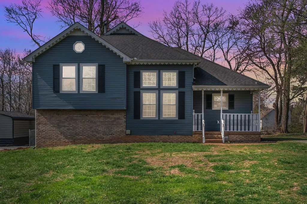 212 Robert Avenue White House TN 37188