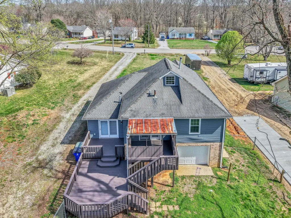 212 Robert Avenue White House TN 37188