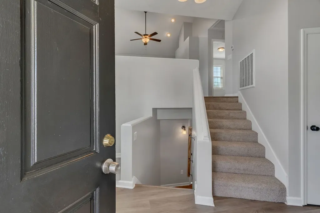 212 Robert Avenue White House TN 37188