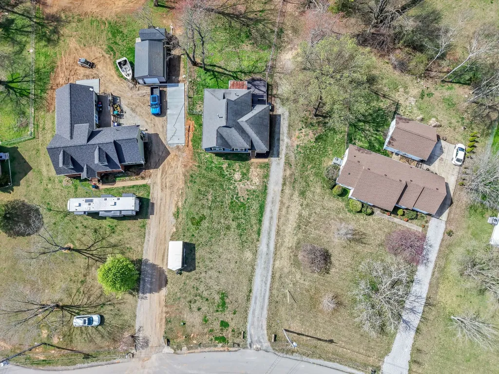 212 Robert Avenue White House TN 37188