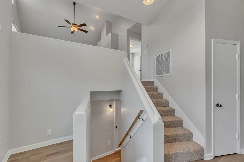 212 Robert Avenue White House TN 37188