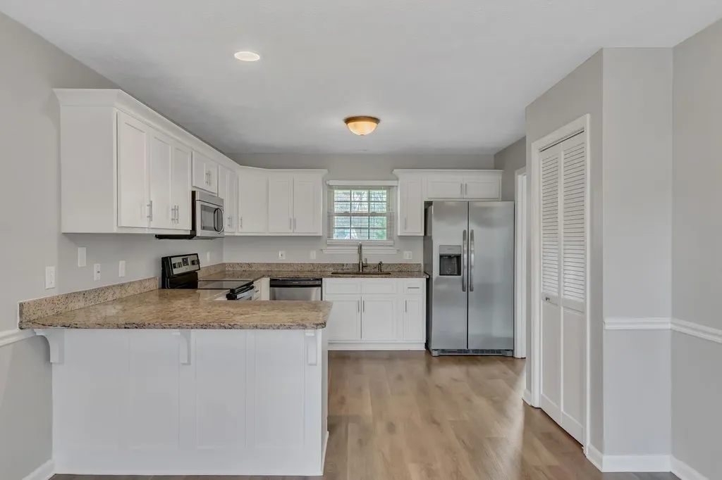 212 Robert Avenue White House TN 37188