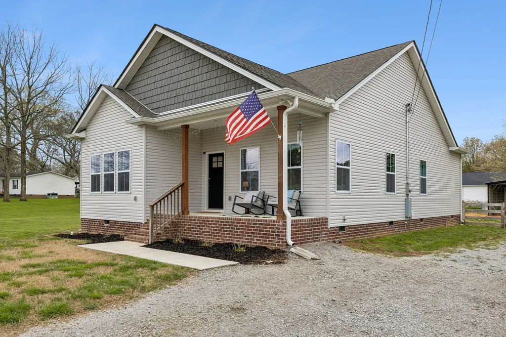 1832 Twin Caves Drive Lewisburg TN 37091