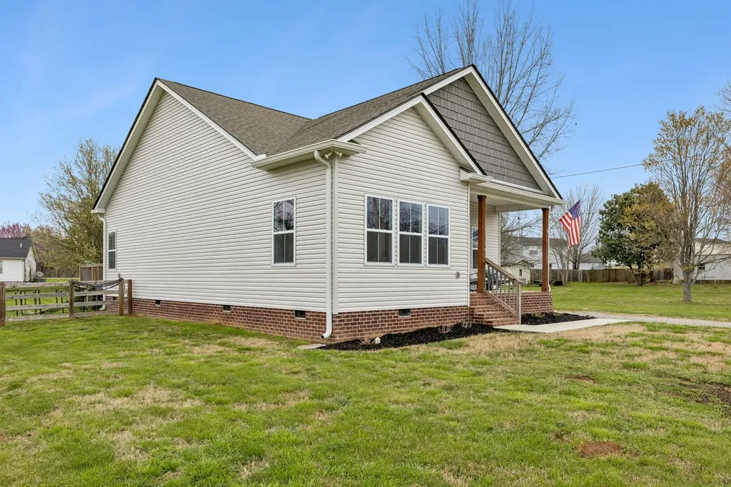1832 Twin Caves Drive Lewisburg TN 37091