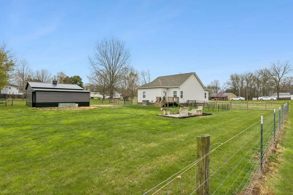 1832 Twin Caves Drive Lewisburg TN 37091