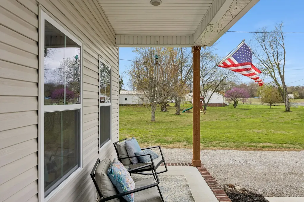 1832 Twin Caves Drive Lewisburg TN 37091