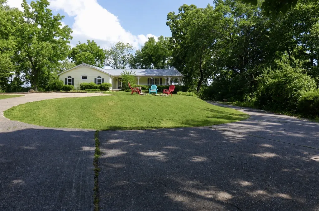 1812 Springfield Highway Goodlettsville TN 37072