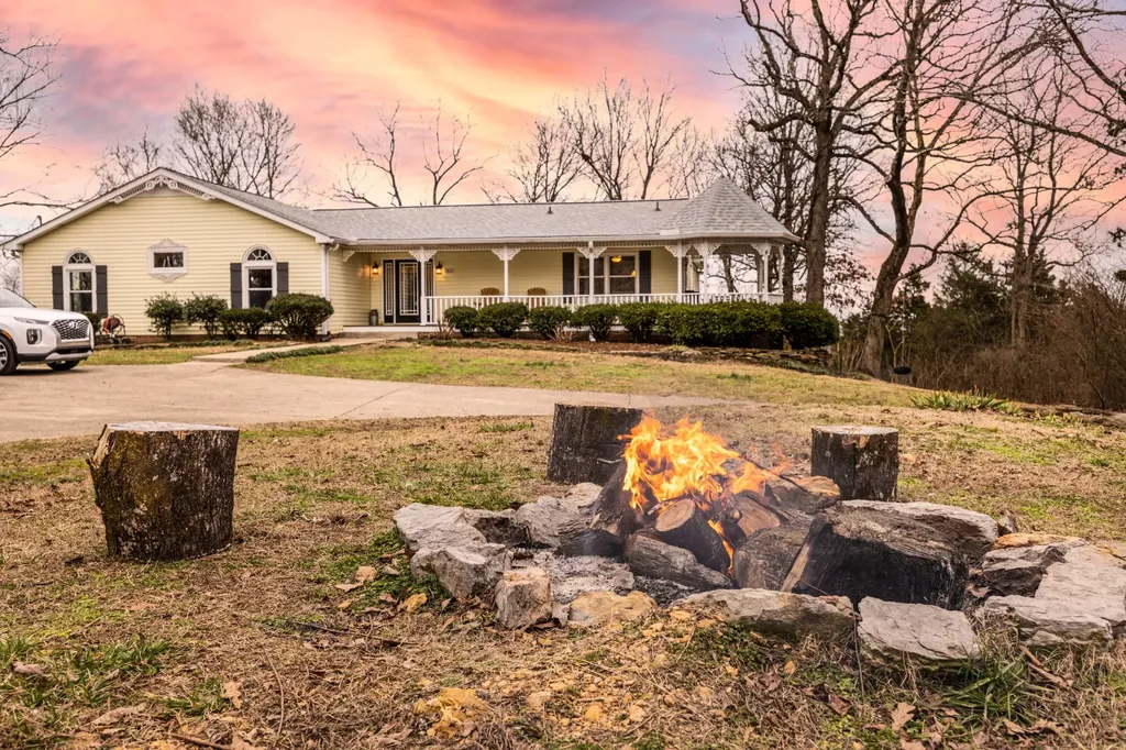 1812 Springfield Highway Goodlettsville TN 37072