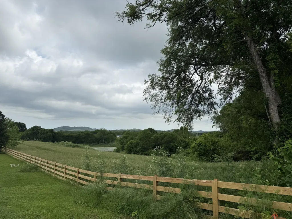 1024 Peak Drive Castalian Springs TN 37031