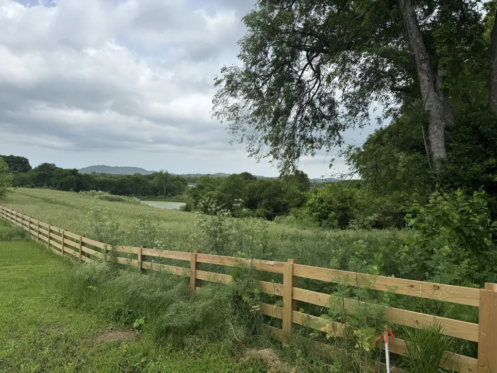 1024 Peak Drive Castalian Springs TN 37031