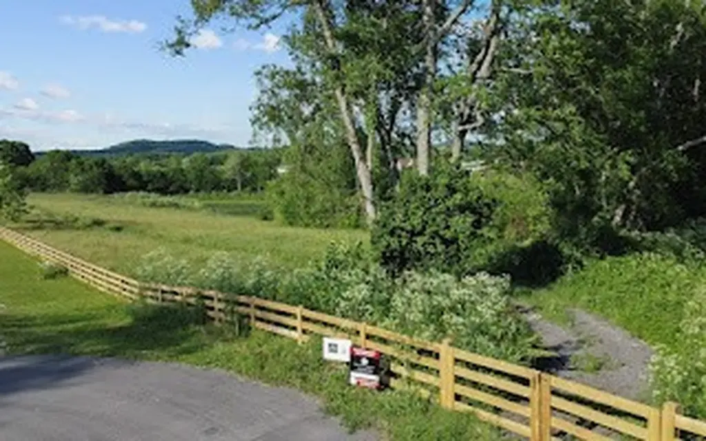 1024 Peak Drive Castalian Springs TN 37031