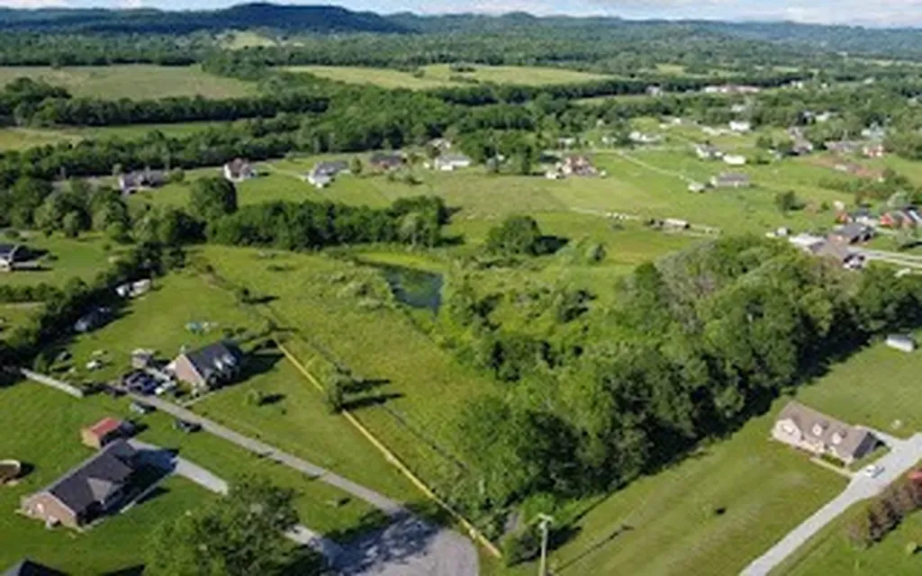 1024 Peak Drive Castalian Springs TN 37031