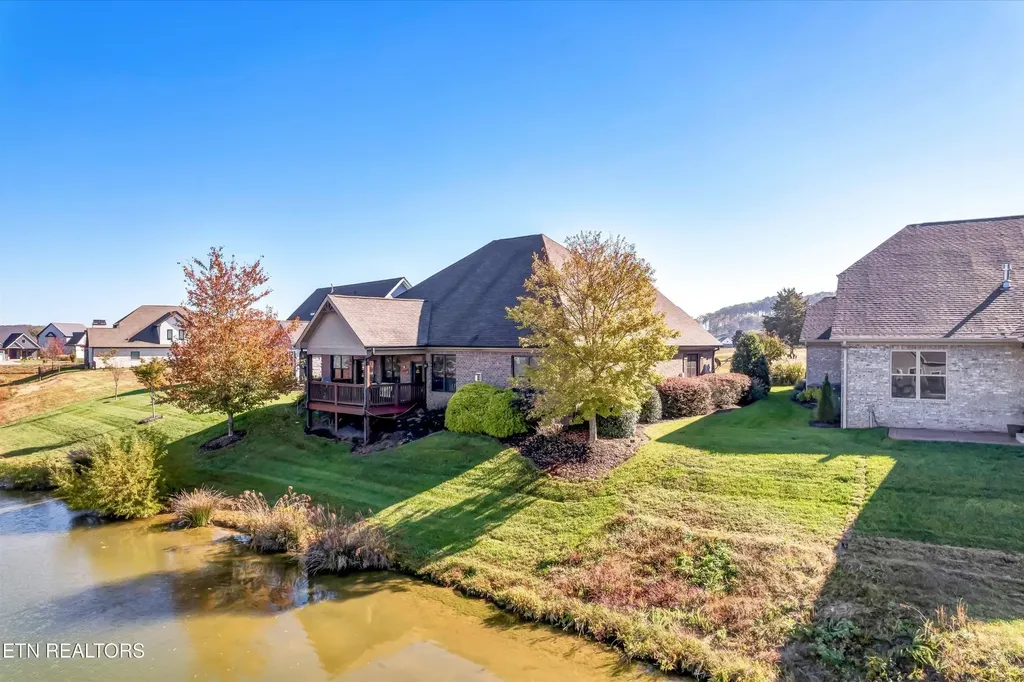 2775 Old Club Road Loudon TN 37774