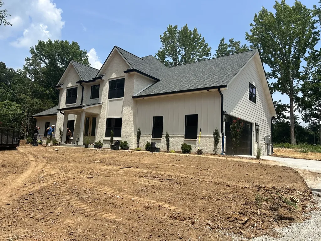2051 Ussery Road, S Clarksville TN 37040