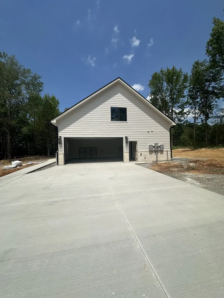 2051 Ussery Road, S Clarksville TN 37040