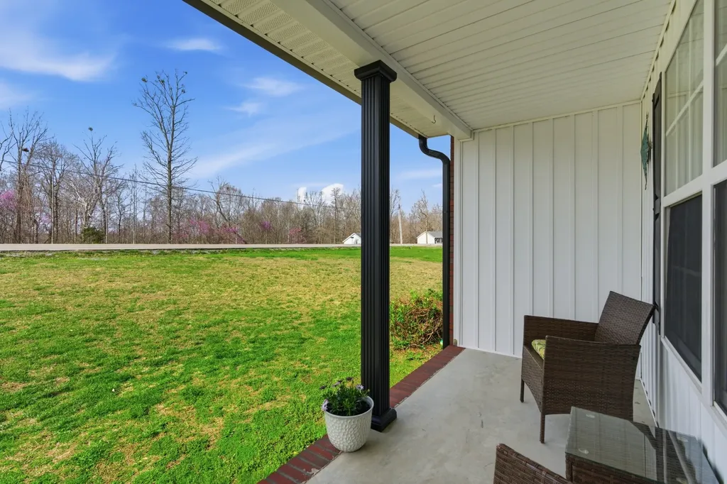 3080 Bowker Road Charlotte TN 37036