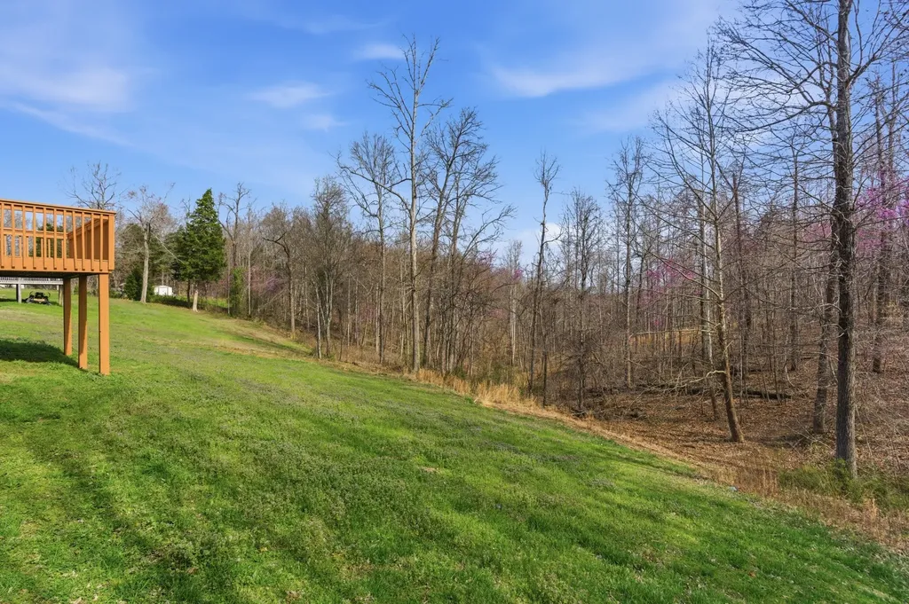 3080 Bowker Road Charlotte TN 37036