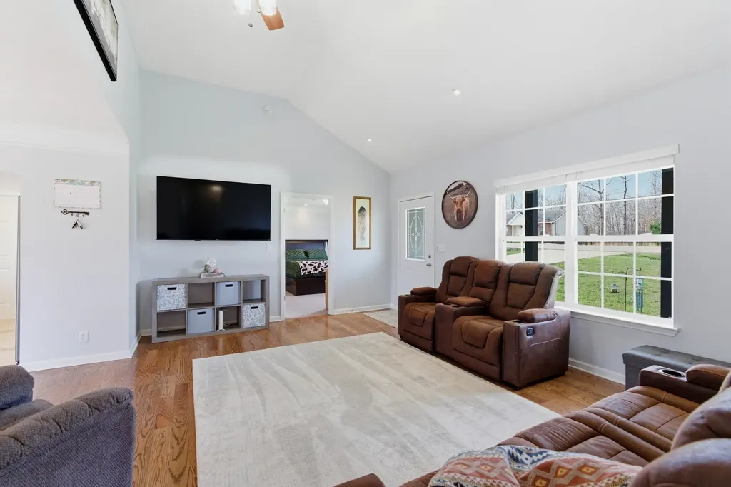 3080 Bowker Road Charlotte TN 37036